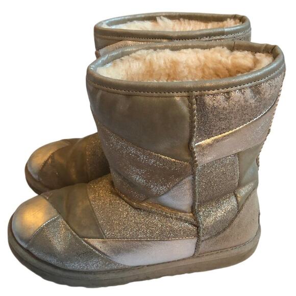 UGG Classic Short II Silver Gray Leather Patchwork Snow Boots Girls Size 5 - Picture 1 of 9